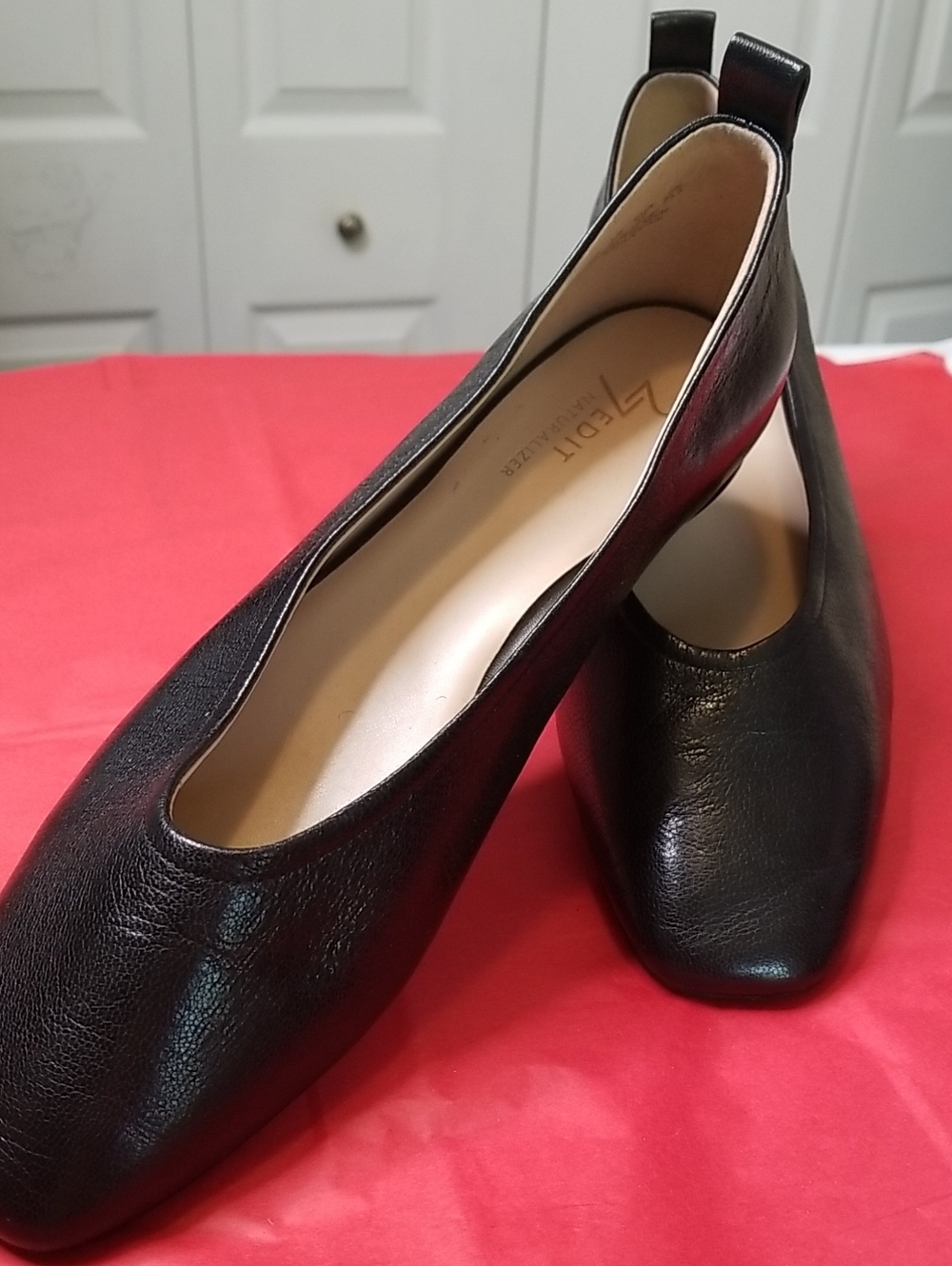 27 Edit womens slip on flats size 9 black leather uppers no slip soles EUC